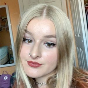 Meet your Posher, Izzy